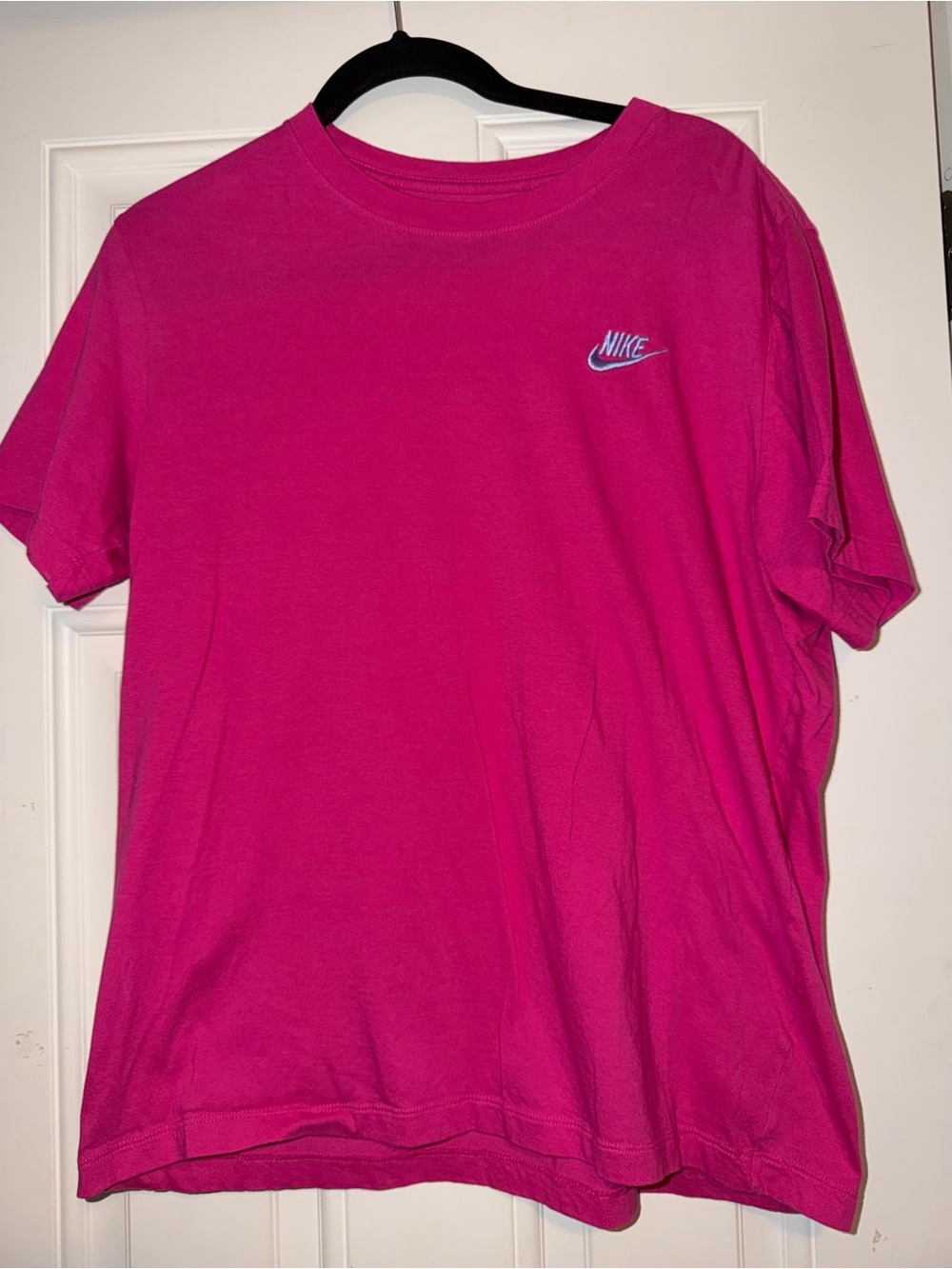 Nike Hot Pink Short-Sleeve Crewneck T-Shirt with Chest Logo size large